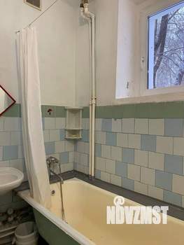 2-к квартира, вторичка, 63м2, 1/3 этаж