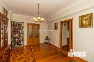 4-к квартира, вторичка, 100м2, 3/5 этаж