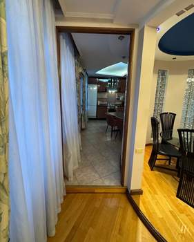 4-к квартира, вторичка, 158м2, 5/5 этаж