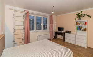 3-к квартира, вторичка, 74м2, 9/10 этаж