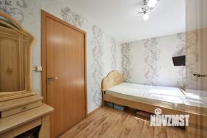 2-к квартира, вторичка, 39м2, 1/4 этаж
