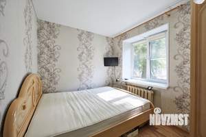 2-к квартира, вторичка, 39м2, 1/4 этаж
