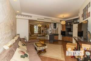 Студия квартира, вторичка, 77м2, 3/10 этаж