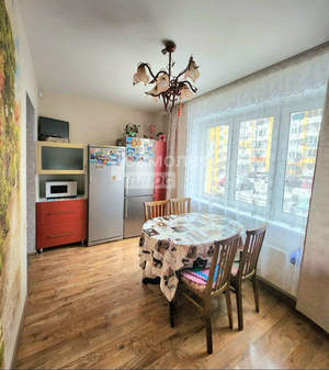 2-к квартира, вторичка, 62м2, 1/10 этаж