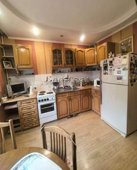 3-к квартира, вторичка, 70м2, 5/10 этаж