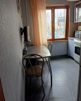 3-к квартира, вторичка, 68м2, 1/10 этаж