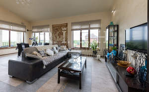 4-к квартира, вторичка, 220м2, 3/3 этаж