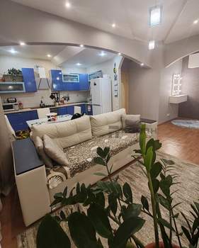 3-к квартира, вторичка, 80м2, 1/5 этаж