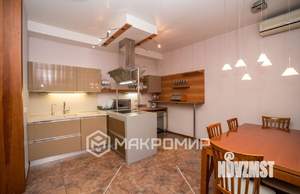 5-к квартира, вторичка, 238м2, 8/8 этаж