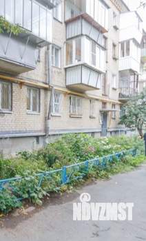 2-к квартира, вторичка, 44м2, 1/4 этаж