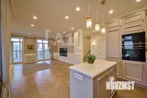 4-к квартира, вторичка, 135м2, 17/18 этаж