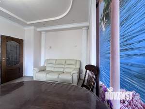 3-к квартира, вторичка, 74м2, 2/4 этаж