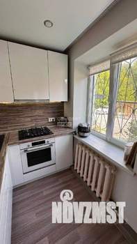 3-к квартира, вторичка, 58м2, 1/2 этаж