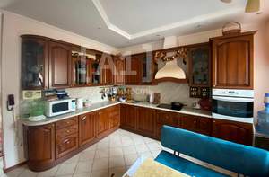 2-к квартира, вторичка, 130м2, 1/10 этаж