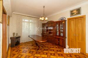 4-к квартира, вторичка, 100м2, 3/5 этаж