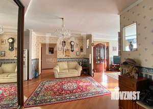 2-к квартира, вторичка, 130м2, 2/10 этаж