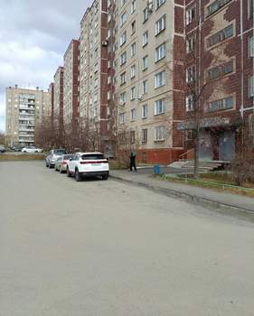 3-к квартира, вторичка, 68м2, 1/10 этаж