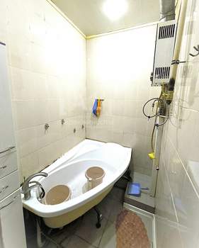 2-к квартира, вторичка, 46м2, 1/4 этаж