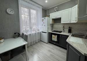 1-к квартира, вторичка, 42м2, 1/4 этаж